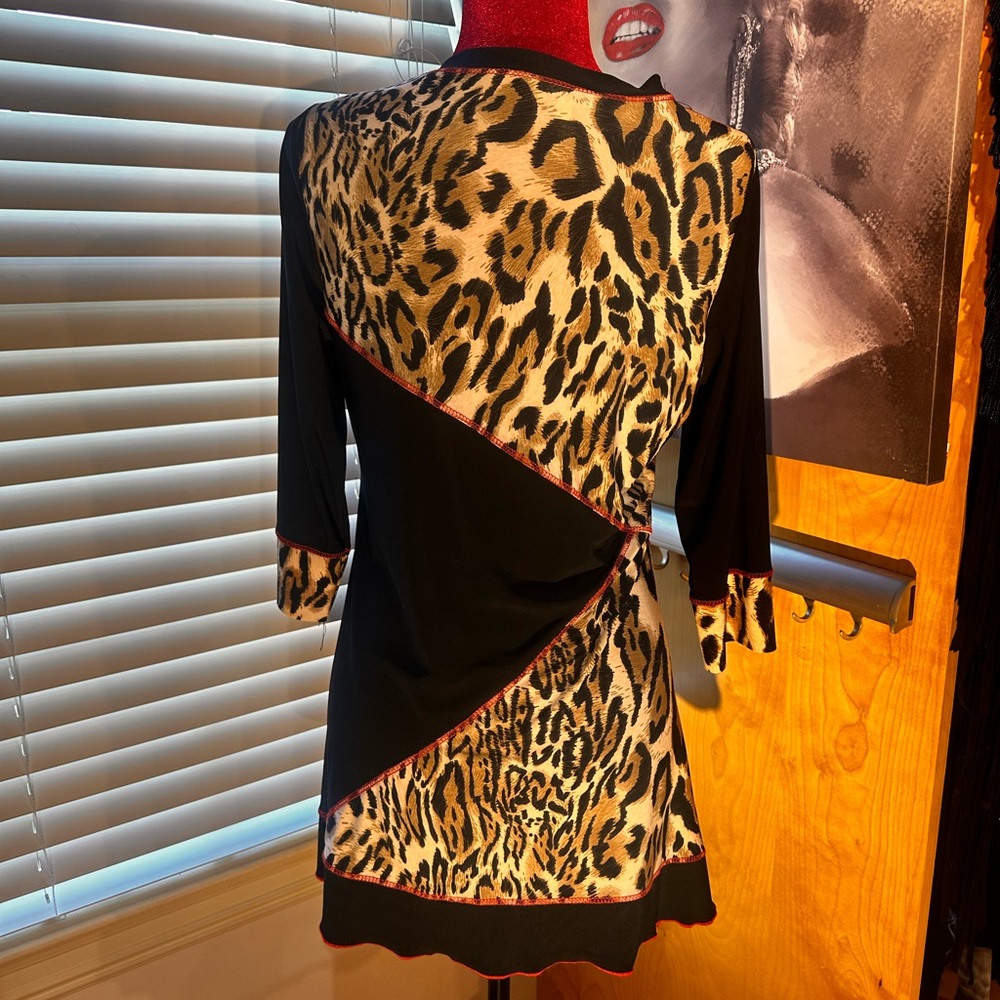 Leopard Print Patchwork Tunic Top
Size Small - image 4